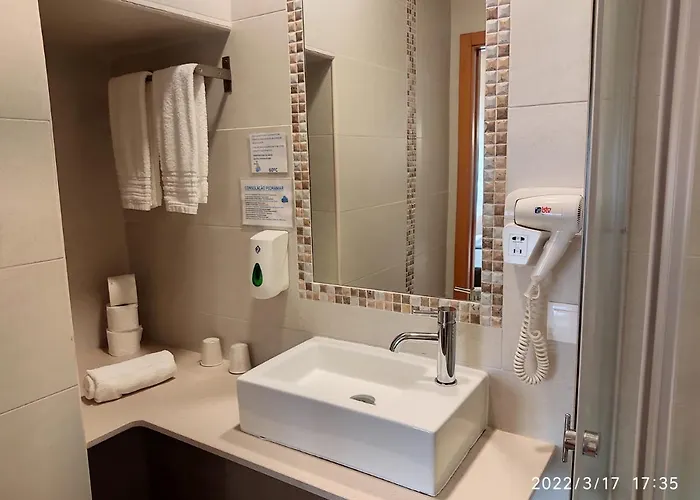 康锁拉考佩德拉马旅馆 4*